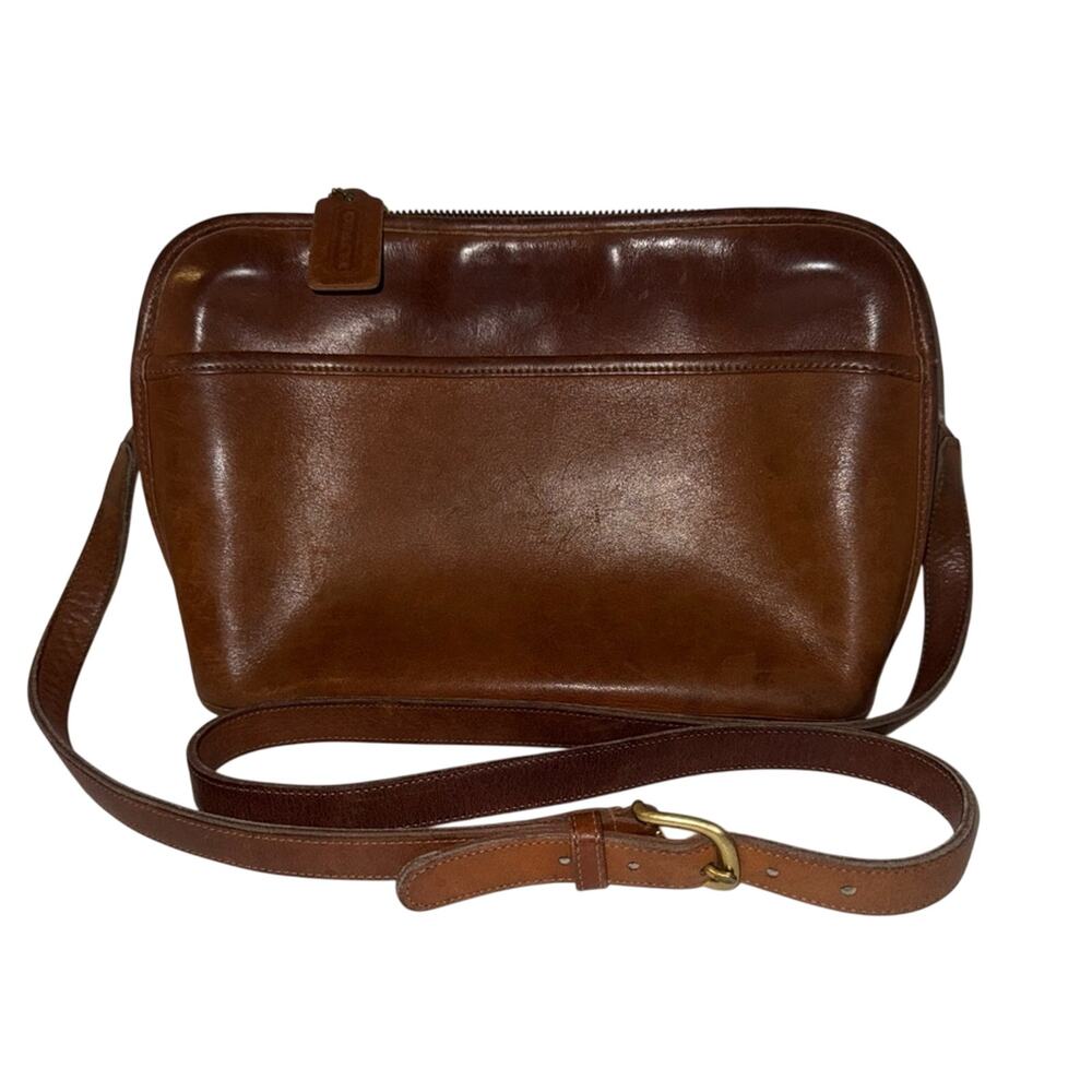 VINTAGE COACH classic brown, leather, brass hardware, designer Crossbody bag